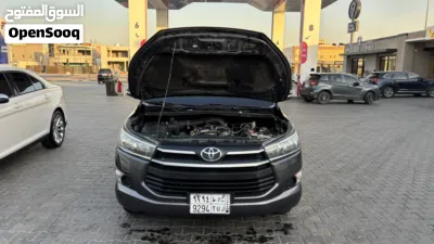 Toyota Innova SE 2