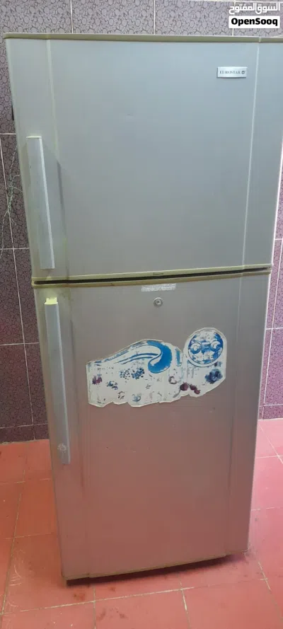 ثلاجه وسرير بالمرتبه 2