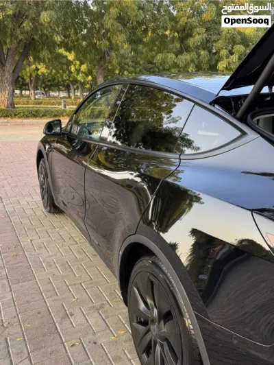 Tesla Model Y Long Range 2