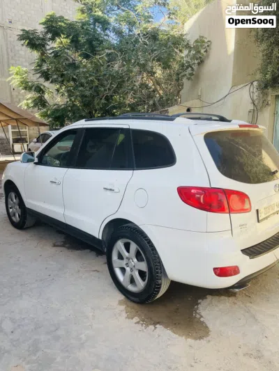 Hyundai Santa Fe Limited 4