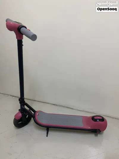 Kids Electric Scooter For Sale – Excellent New Like Condition 2