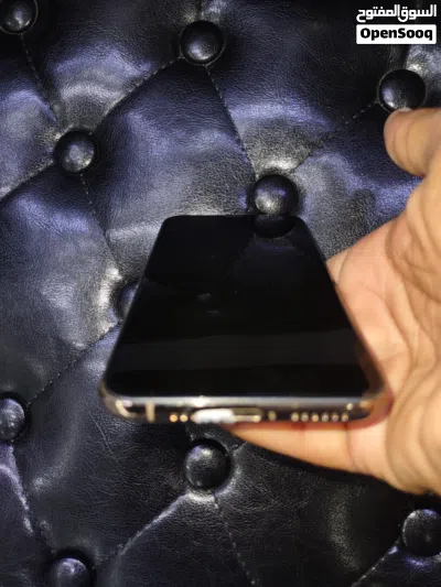 iphone xs vary good original condition 3