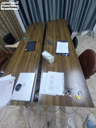 ميز اجتماعات حديد نوع ثقيل وبحالة ممتازة جداً 3