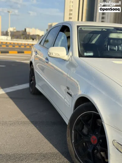 مرسيدس بنز الفئة-E E 550 4