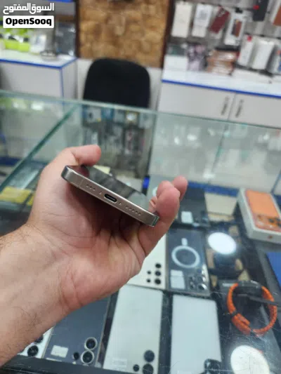 iPhone 16 pro 128GB بحالة الجديد تماما بسعر مميز 3