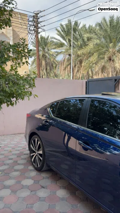 Nissan Altima SR 2