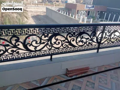 ورشة أنجاز لكافة اعمال الحدادة ابواب شبابيك محجرات ديكورات ستاند ملابس جلسات متنقلة شوايات بانواعها 4