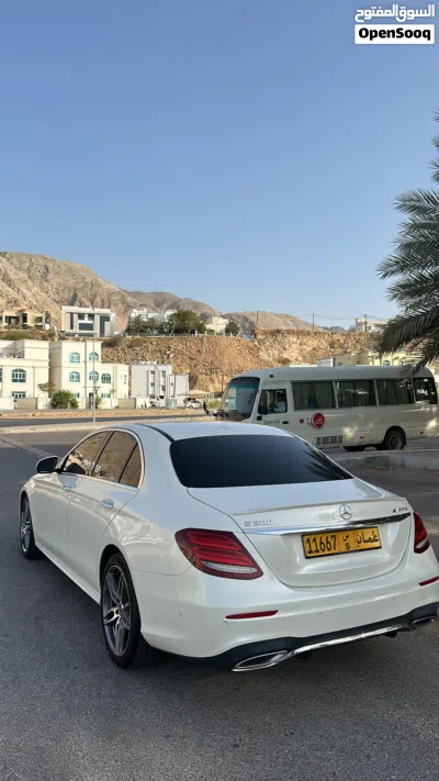 مرسيدس بنز الفئة-E E 300 4