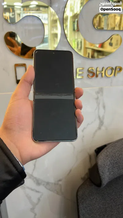 Samsung galaxy z flip 5 4