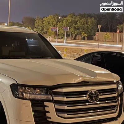 بونيت استيشن صبغ وكاله اللون ابيض( فيها ضربه قدام ) 2022+ bonet ( hood ) for land Cruiser 2022+ 4