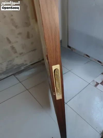 باب خشبي بنوافذ زجاجيه 3