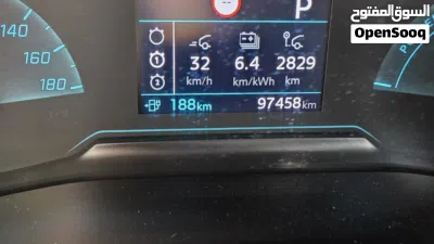 Peugeot E-2008 Active 3