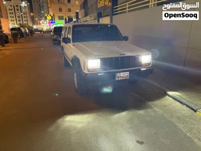 Jeep Cherokee Sport 4