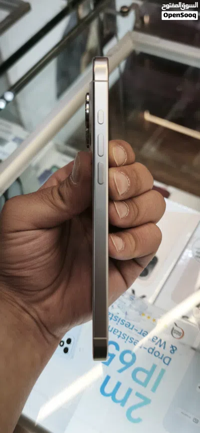 IPhone 16 pro max بطارية: 94+98% متوفر لون ابيض ولون صحراوي تخزين:256g وكالة الوكالة بسعر الحرررق 4