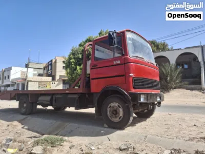 ساحبة مرسيدس 709 بحالة ممتازة للبيع بالقطعة 3