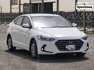 Hyundai Elantra Standard 4