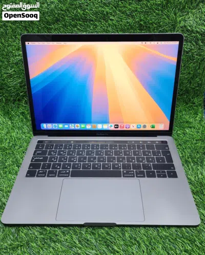 Apple MacBook Pro i7 16gb ram 512gb ssd retina 2k display 4 type c port's Touch Bar macOS seqouia 4