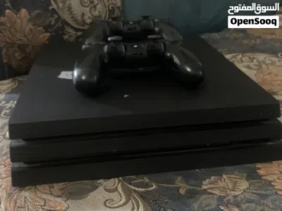 بلايستيشن 4 برو 12 بكامل ملحقاته، حجم (1TB) 2
