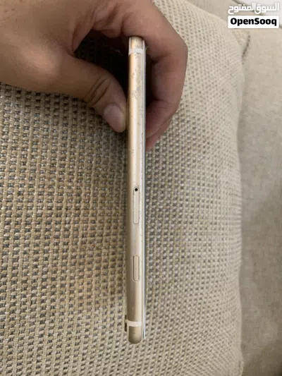 للبيع ايفون 6s مساحة 32GB شاشه عطلانه والبطارية 4