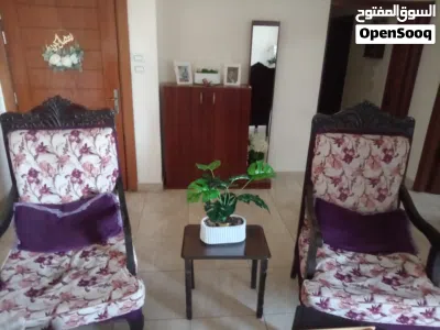 طقم كنب بحالة جيدة للبيع 3