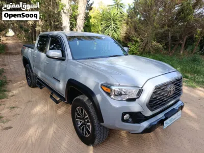 Toyota Tacoma SR5 2