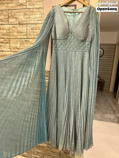 فستان سهرة مميز جداً للبيع + 4