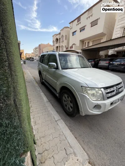 ميتسوبيشي باجيرو GLS 2