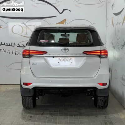 Toyota Fortuner Standard 4