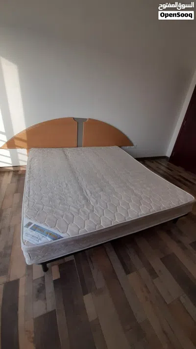 King size bed with mattress 3