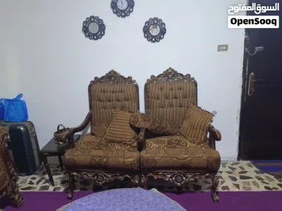 طقم كنب و طاولة وسطية و موكيت 4*5 مستعمل و بحالة جيدة 3