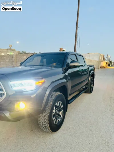 Toyota Tacoma TRD Off-Road 3