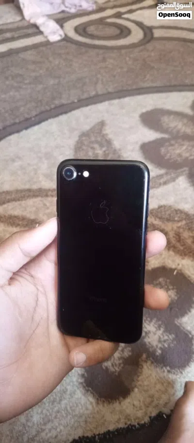 ايفون 7 128 GB اسود للبيع بسعر 40 قابل للتفاوض موديل 2017 وكاميرا بجودة عالية ودقة 60 فريم 3