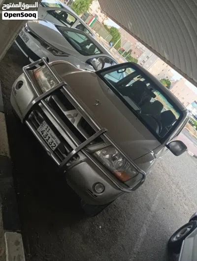 Mitsubishi Pajero Standard 2