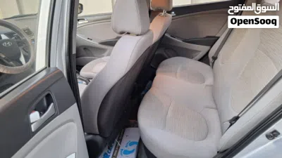 Hyundai Accent Standard 3