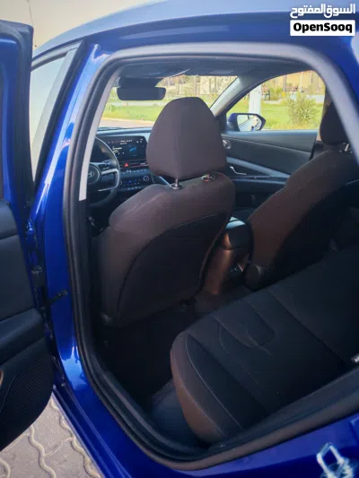 Hyundai Elantra SE 4