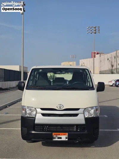 Toyota Hiace Cargo 3