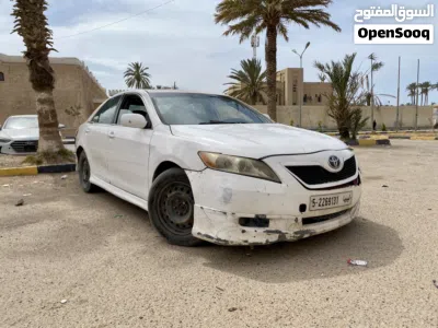 Toyota Camry SE 2