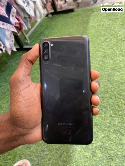 تلفون a11 نظيف ربي يبارك مغير شاشه فقط وفي كسر علا شاشه ذكره 32 رام 2 سعر البيع 250 مستعجل فل. بيع 2