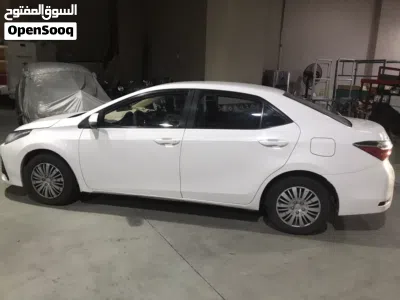 Toyota Corolla LE 2