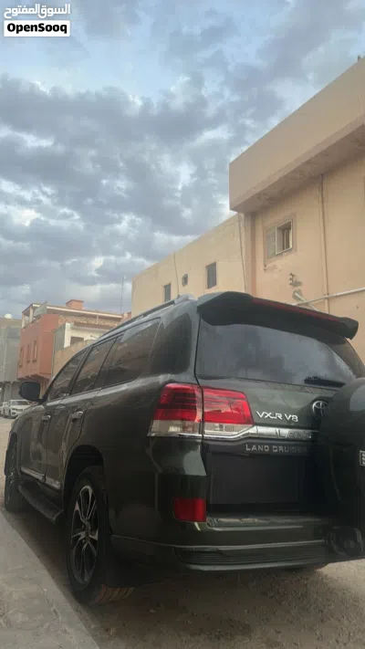 تويوتا لاند كروزر GX 3