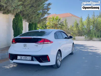 Hyundai Ioniq Standard 3