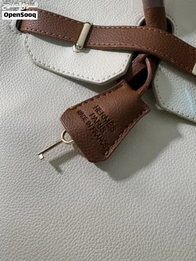 Hermès Birkin handbag is a color-block design 3