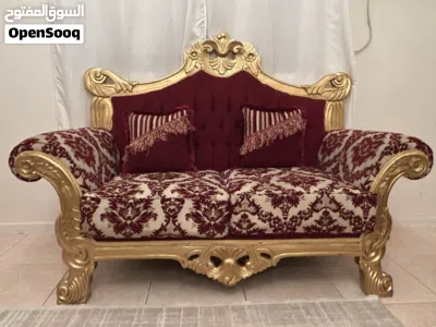 طقم كنب مجلس كلاسيكي فاخر مع الطاولات والمزهرية للبيع - جدة 4