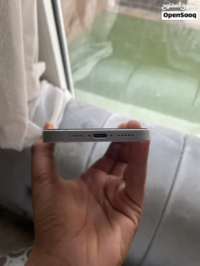 Iphone 16e 3
