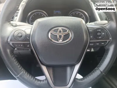 Toyota Camry SE 2
