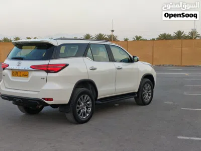 Toyota Fortuner VXR 4