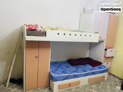 غرفة نوم طابقين مع خزاين 3