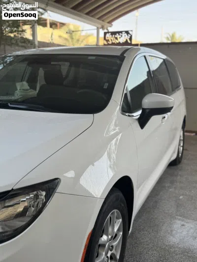 Chrysler Pacifica Standard 2