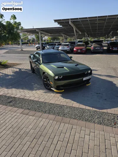 Dodge Challenger SXT Plus 4