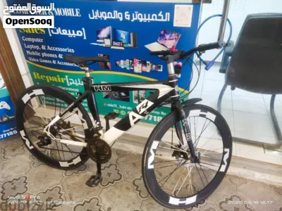 Bicycle in Excellent Condition + Full Accessory Bundle 2
